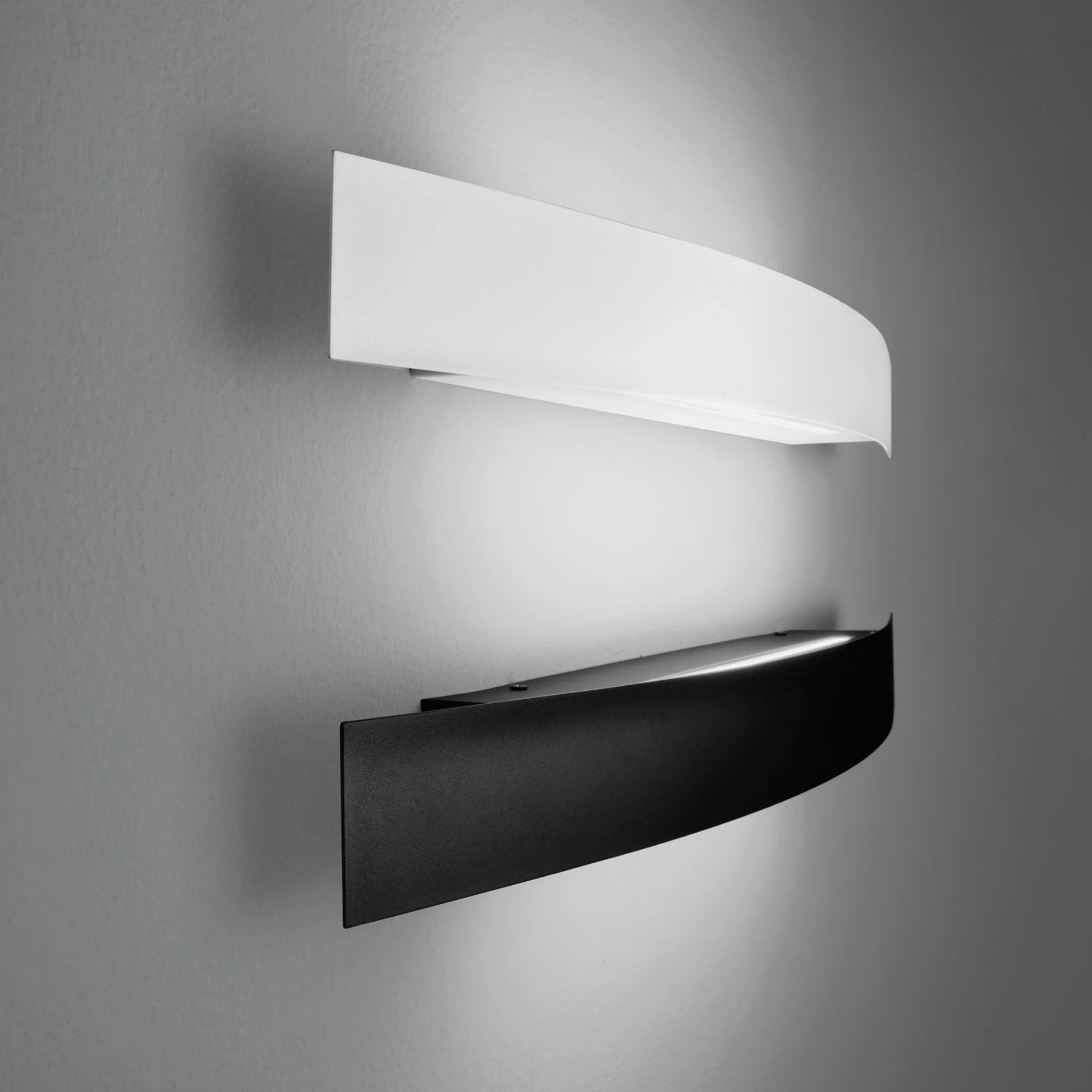 BLACK SPOILER LED WALL LIGHT 13W 1900LM CCT 60X8,5X6CM